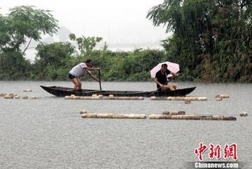 题余山人壁