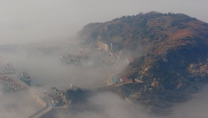 登东海龙兴寺高顶望海，简演公