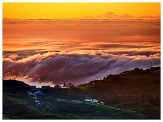 山坡羊·云山有意