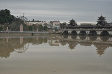 行至罗江代者爽期得史者书复还涪滨径走富乐