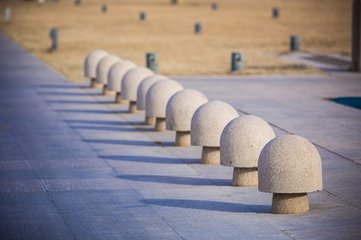 冬末以事之东都，湖城东遇孟云卿，复归刘颢