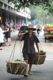 即席送江夏茂才