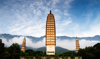 题崇圣寺（寺，故行宫也）