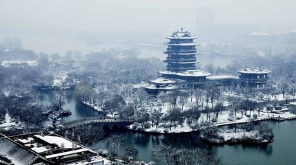 朝中措（上元席上和赵智夫，时小雨）