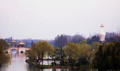 念奴娇·西湖雨感次素庵韵