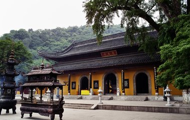 登宝历寺阁