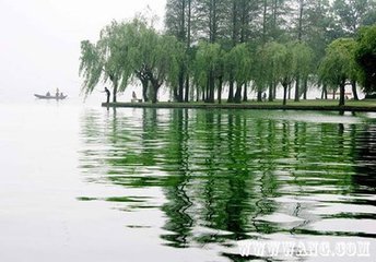 【双调】蟾宫曲_竹风过雨新