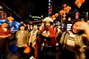 陈员外奉使西域周寺副席中道别长句