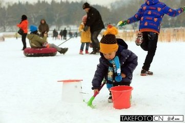 中春亭雪夜寄西邻韩李二舍人