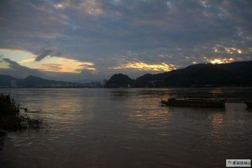 富春夜泊寄张伯雨