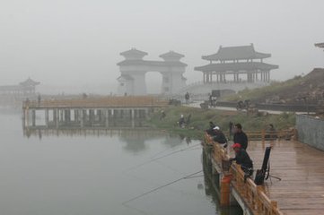 题陆羽祠堂兼寄李援援有诗殊佳二首